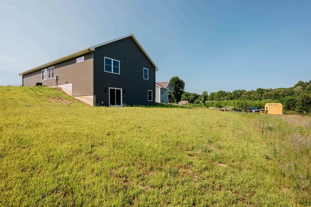 862 Coyote Lane East Bay Township, MI 49696