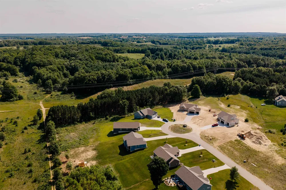 862 Coyote Lane East Bay Township, MI 49696
