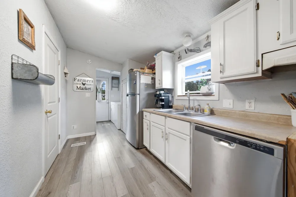 6184 Gonyer Springfield Township, MI 49633