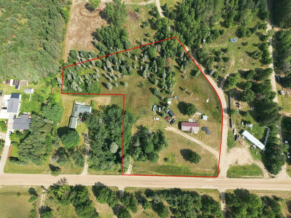 6184 Gonyer Springfield Township, MI 49633