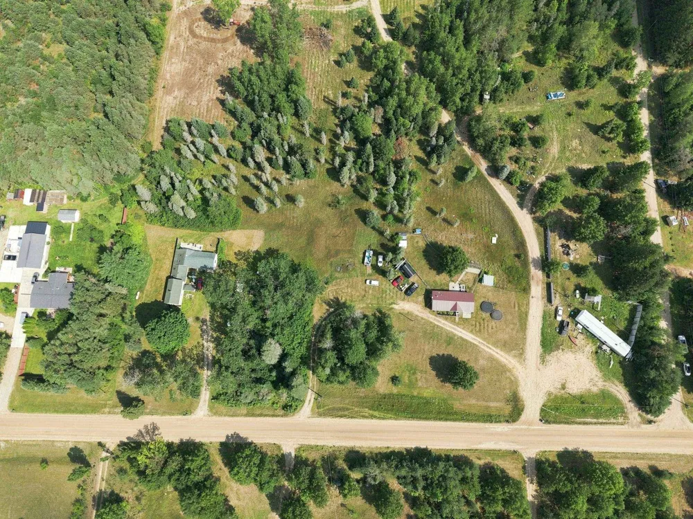 6184 Gonyer Springfield Township, MI 49633