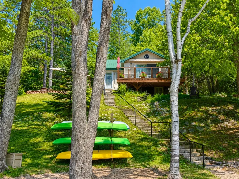 4608 Avery Drive East Bay Township, MI 49696