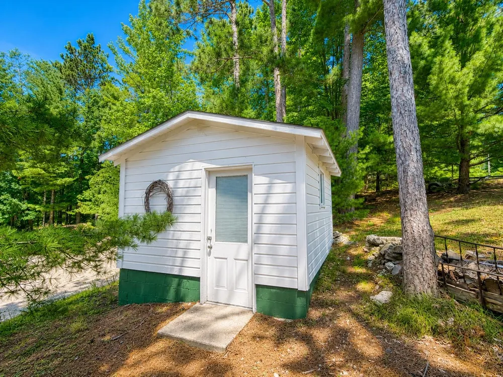 4608 Avery Drive East Bay Township, MI 49696