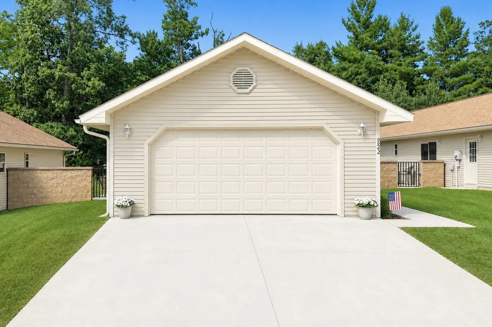 9842 Deer Track Court Green Lake Township, MI 49643