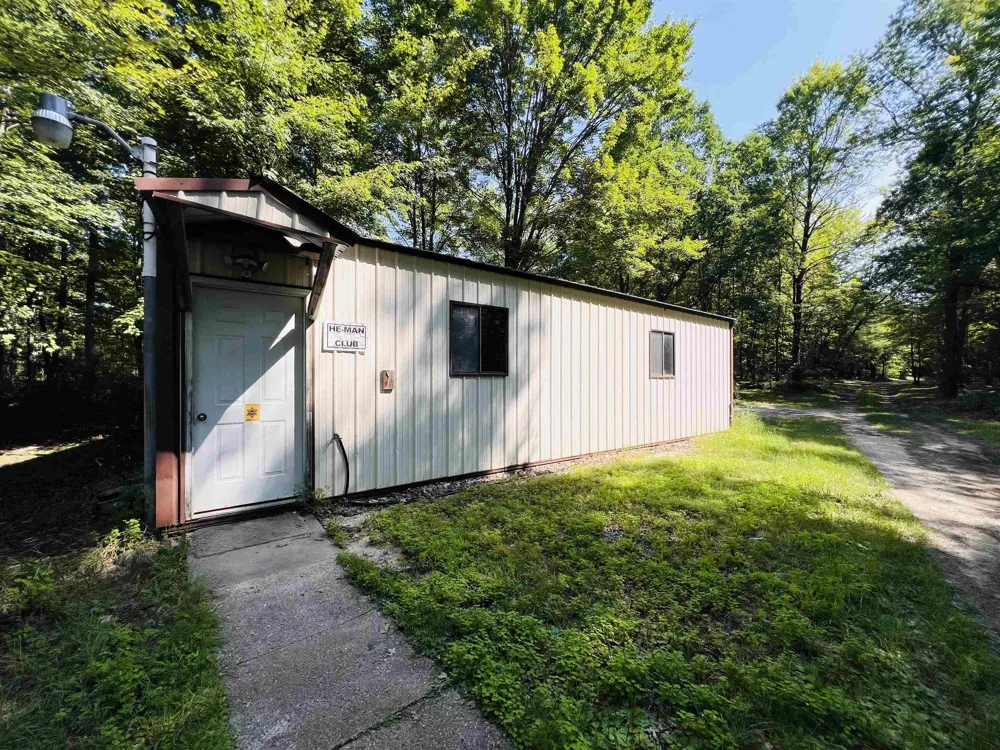 9401 House Trail Winterfield Township, MI 49665