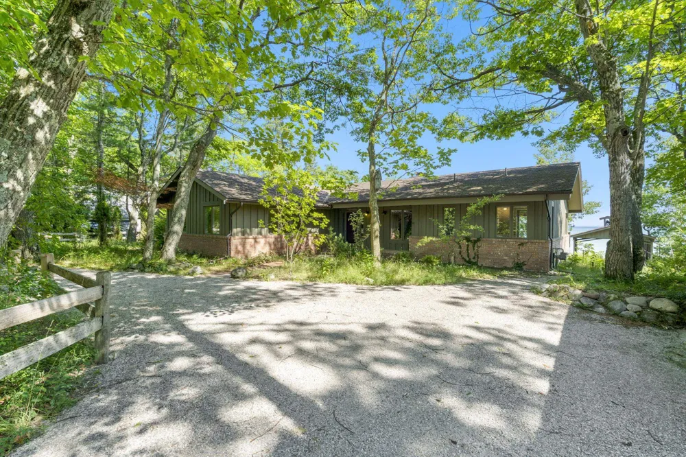 12960 Forest Beach Leelanau Township, MI 49670