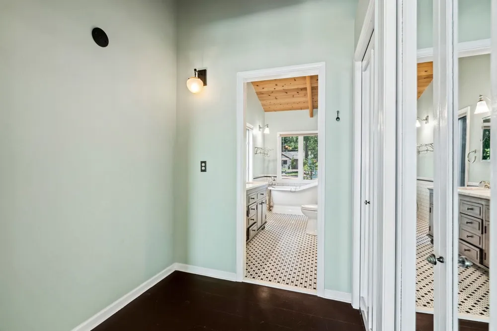 12960 Forest Beach Leelanau Township, MI 49670