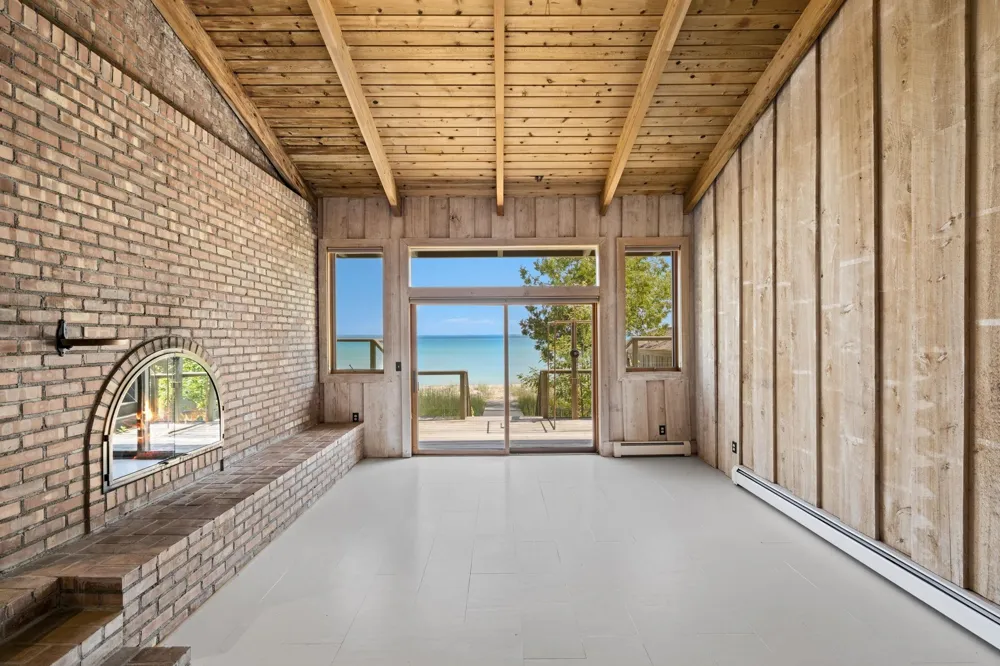 12960 Forest Beach Leelanau Township, MI 49670