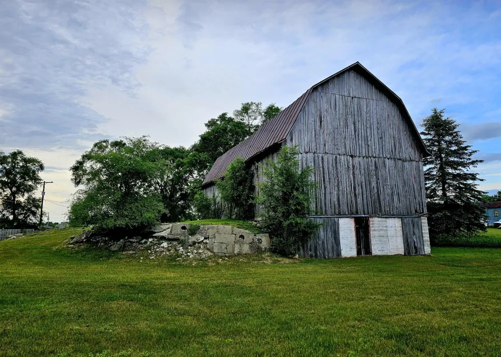 7892 Ferris Road Seville Township, MI 48832