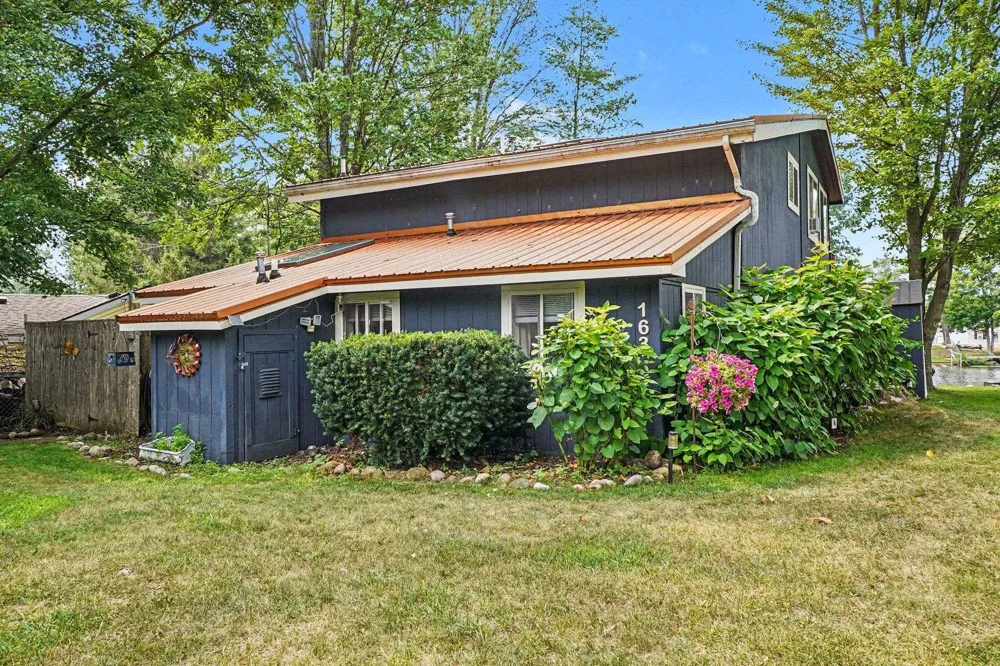 163 Scott Drive Surrey Township, MI 48622