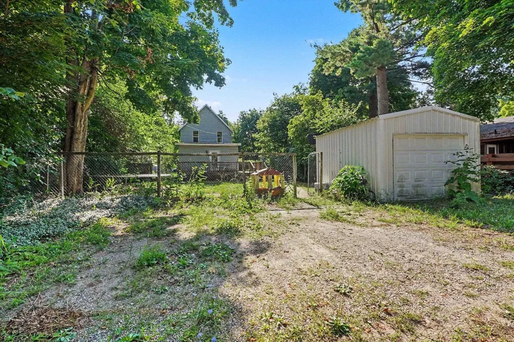 512 S Kinney Avenue Mt Pleasant City, MI 48858