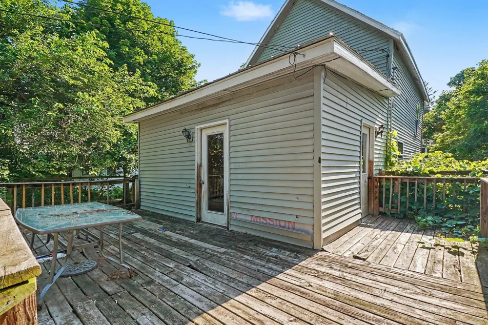 512 S Kinney Avenue Mt Pleasant City, MI 48858