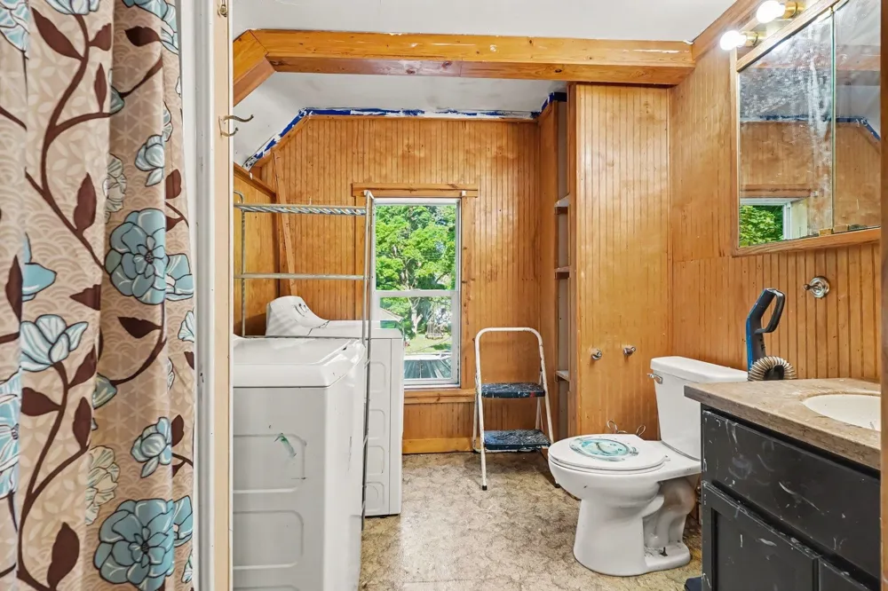 512 S Kinney Avenue Mt Pleasant City, MI 48858