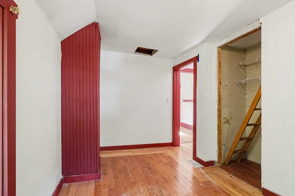 512 S Kinney Avenue Mt Pleasant City, MI 48858