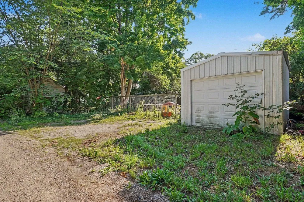 512 S Kinney Avenue Mt Pleasant City, MI 48858