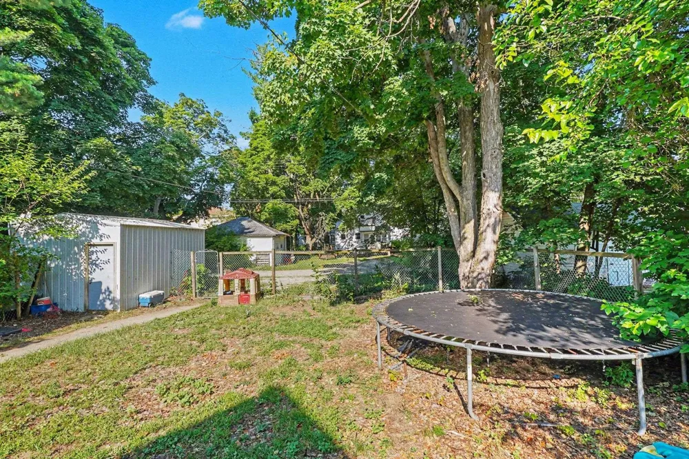 512 S Kinney Avenue Mt Pleasant City, MI 48858