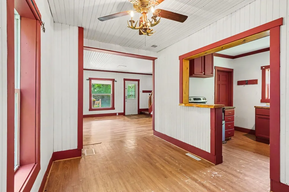 512 S Kinney Avenue Mt Pleasant City, MI 48858