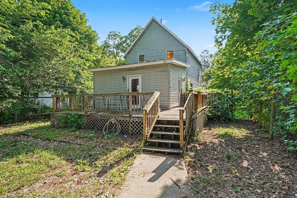 512 S Kinney Avenue Mt Pleasant City, MI 48858