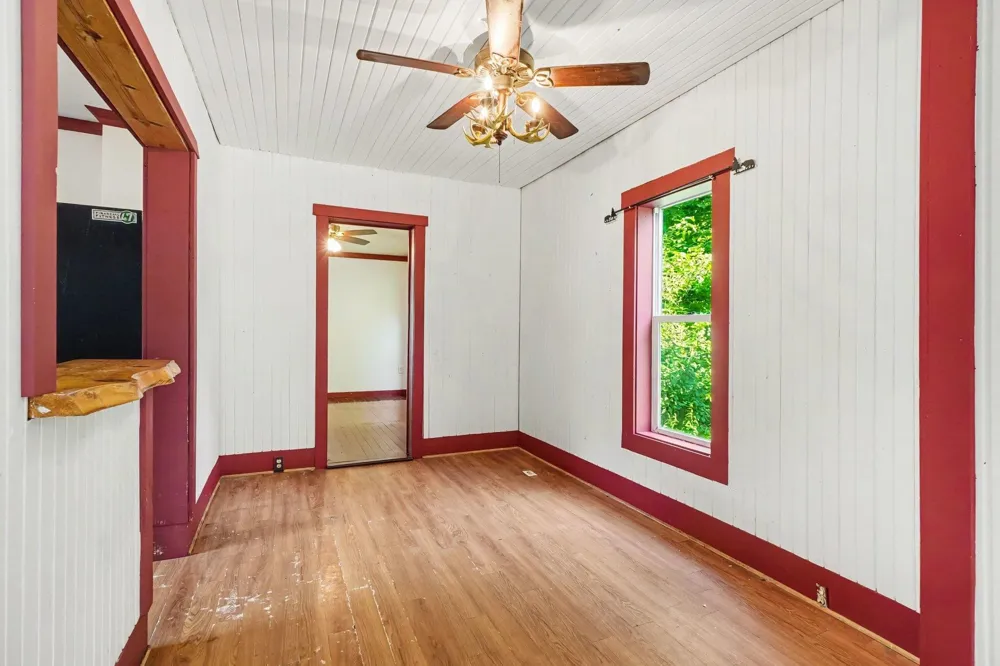 512 S Kinney Avenue Mt Pleasant City, MI 48858