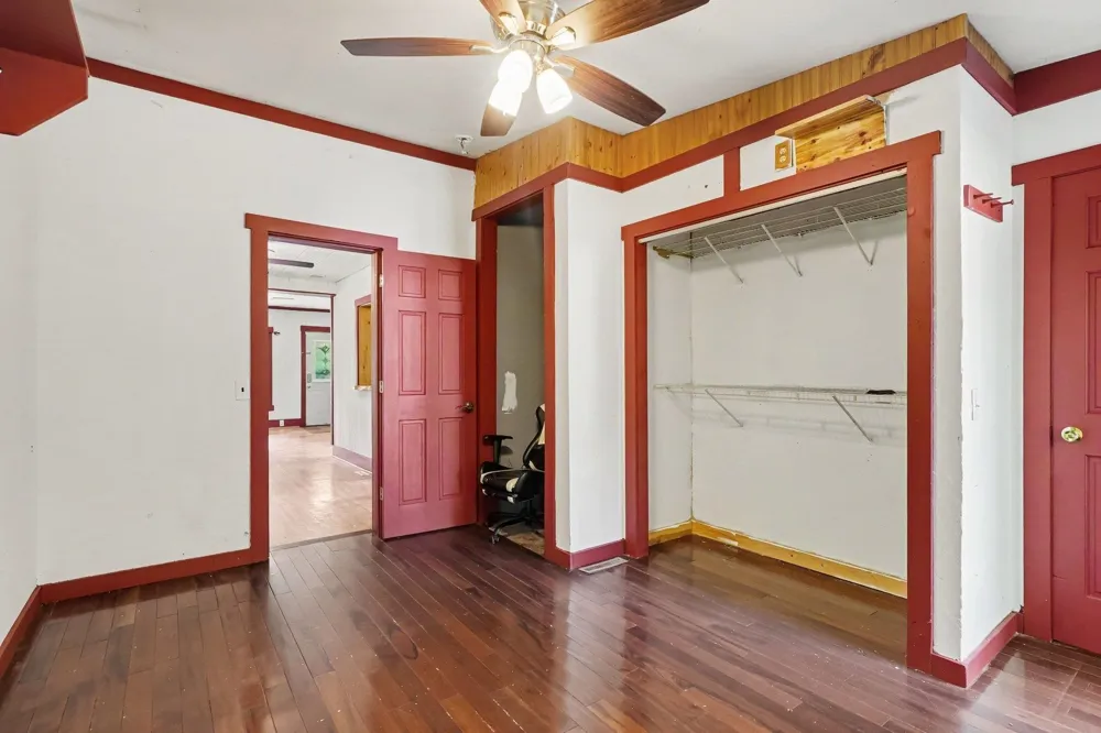 512 S Kinney Avenue Mt Pleasant City, MI 48858