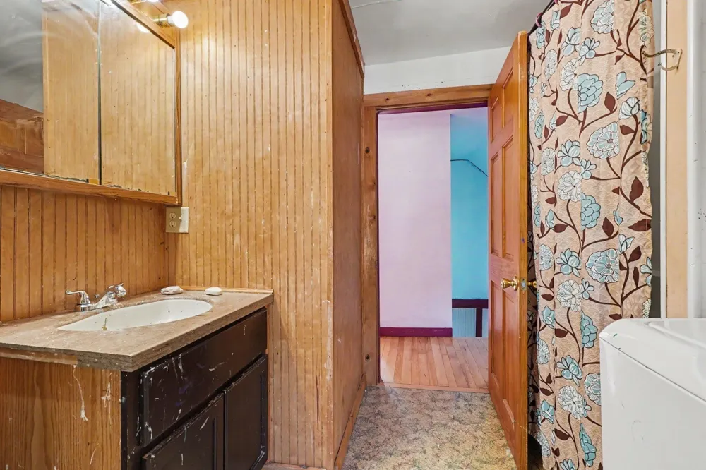 512 S Kinney Avenue Mt Pleasant City, MI 48858