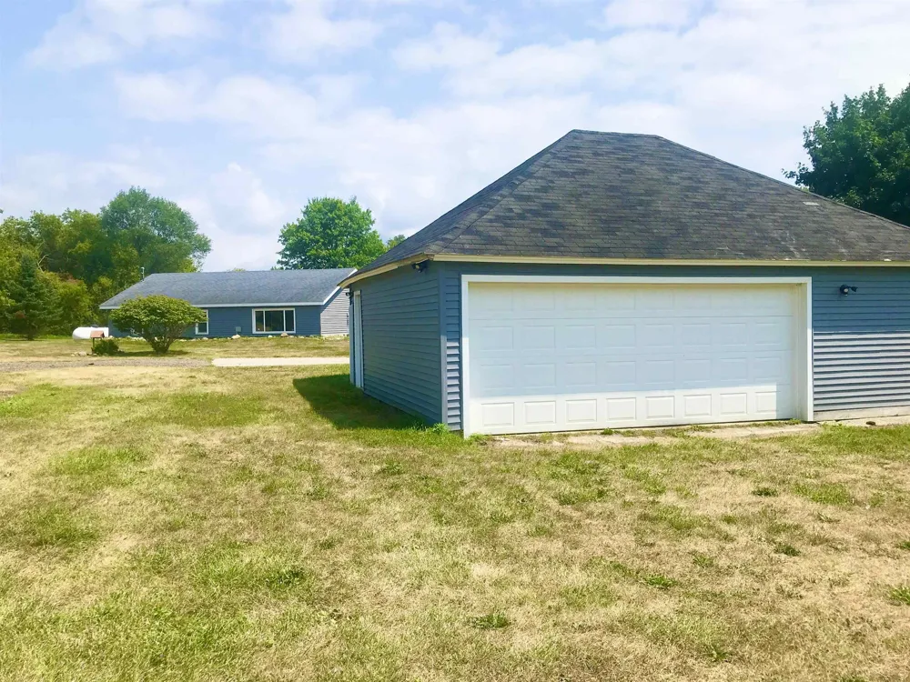 4996 Alger Road Arcada Township, MI 48801
