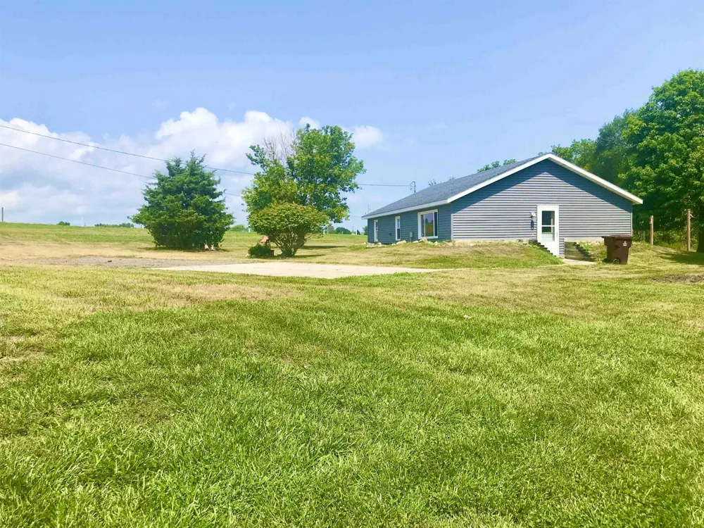 4996 Alger Road Arcada Township, MI 48801