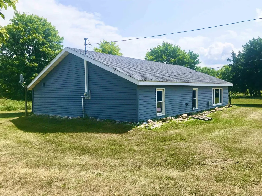 4996 Alger Road Arcada Township, MI 48801