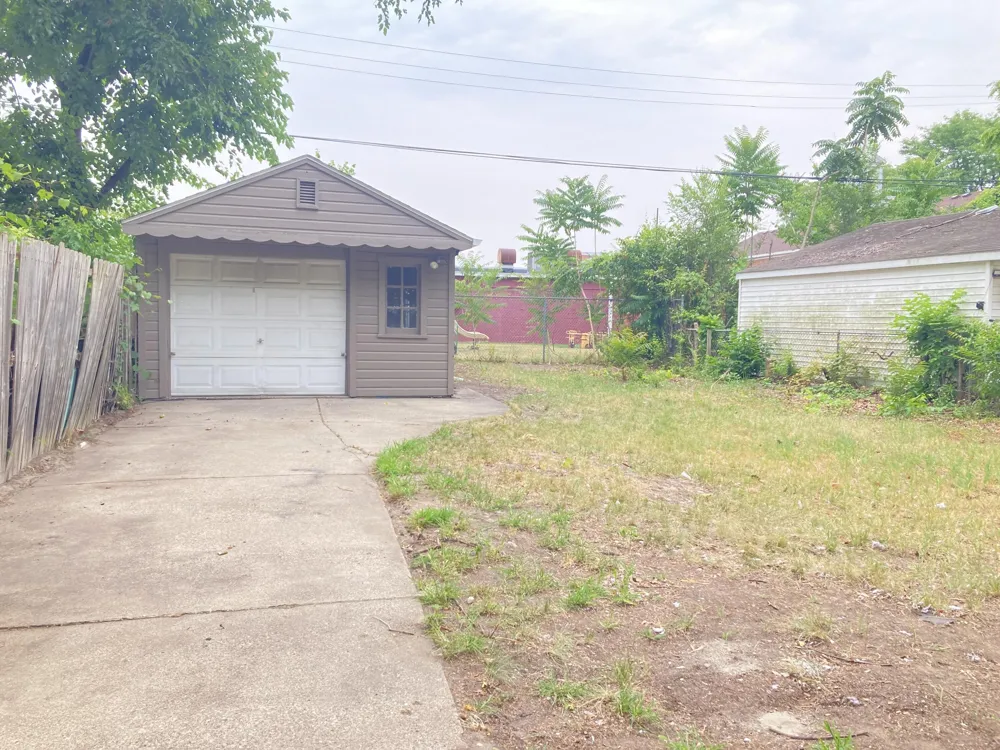 19148 Avon Avenue Detroit City, MI 48219