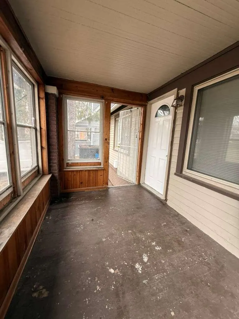 16584 Blackstone Street Detroit City, MI 48219