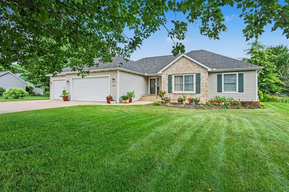 46820 Woodfield Drive Almena Township, MI 49071