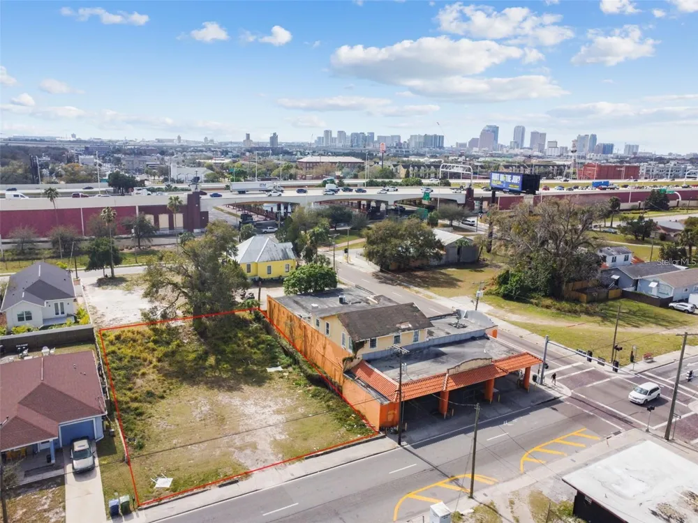 2213 E COLUMBUS DRIVE Tampa, FL 33605