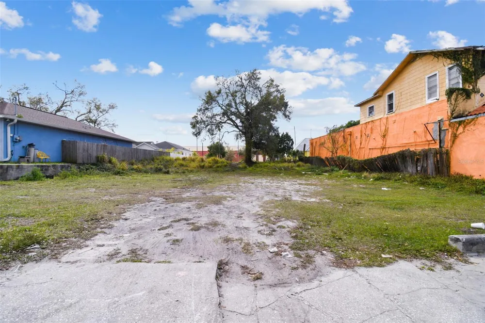 2213 E COLUMBUS DRIVE Tampa, FL 33605