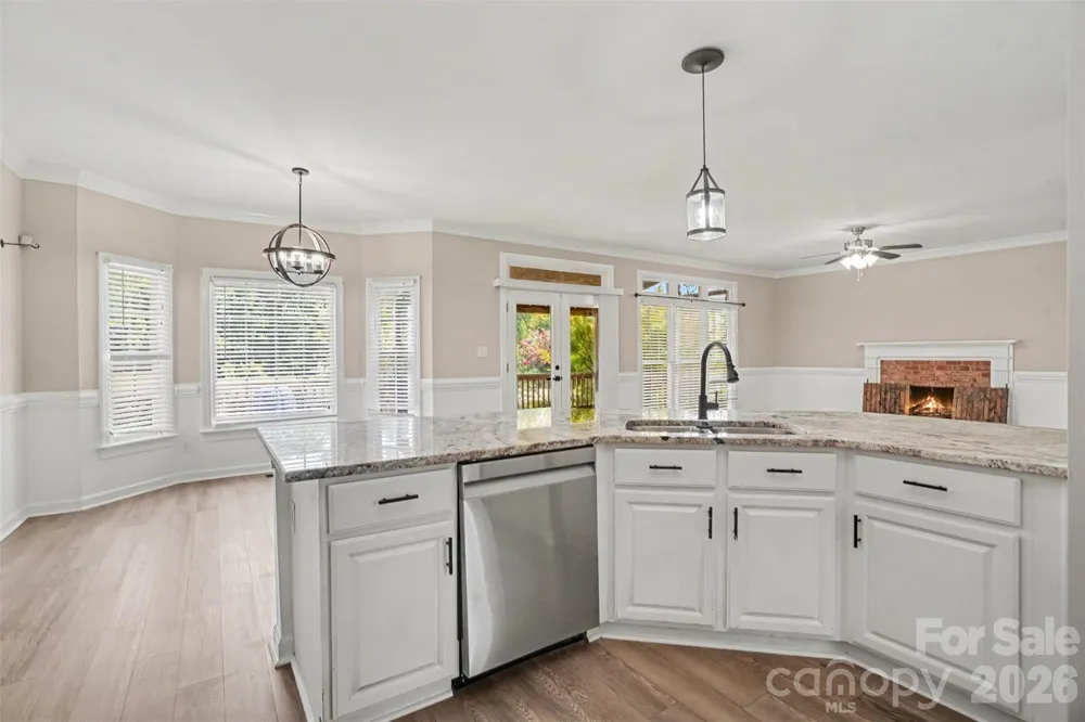 4902 Shannamara Drive Matthews, NC 28104