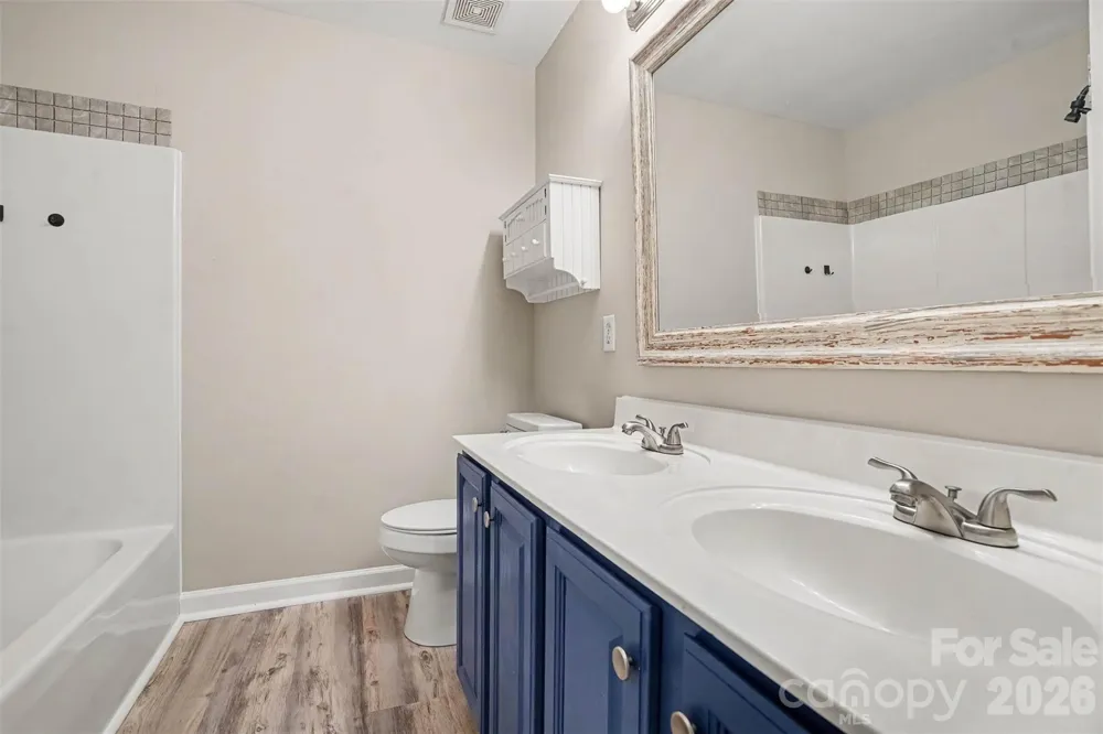 4902 Shannamara Drive Matthews, NC 28104
