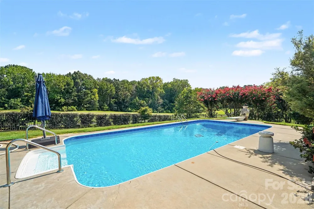 4902 Shannamara Drive Matthews, NC 28104