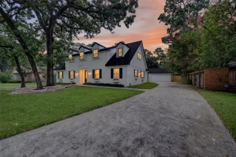6527 Apple Valley Lane