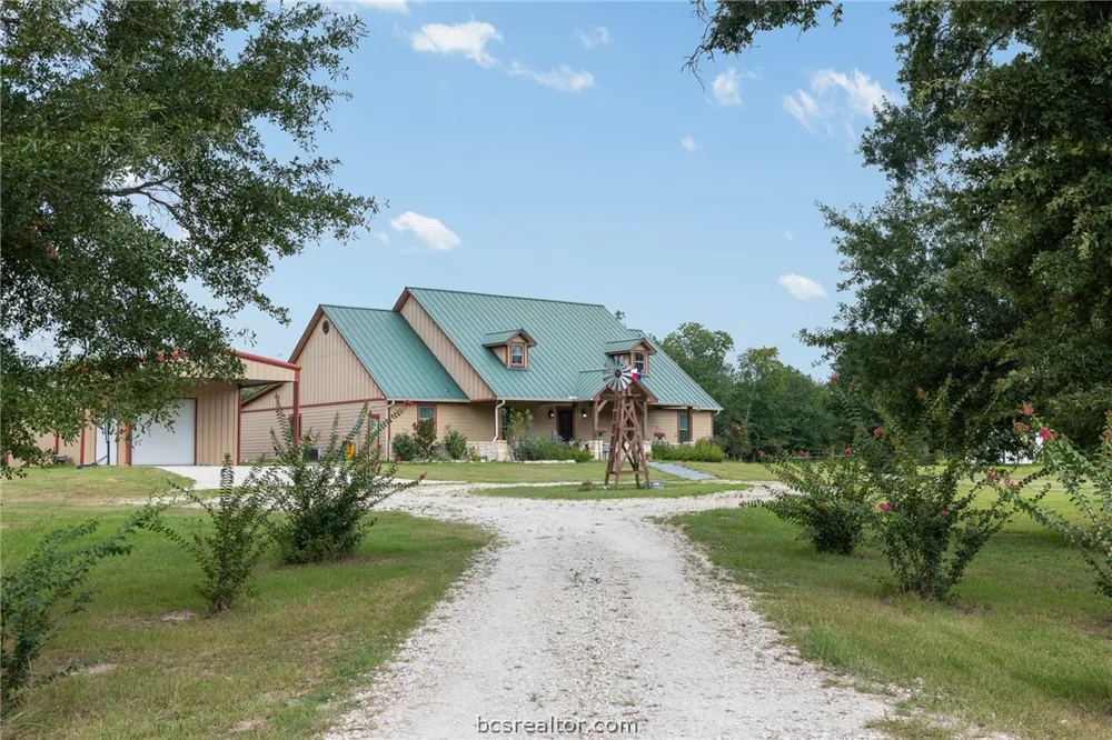 3835 County Road 151 Bedias, TX 77831