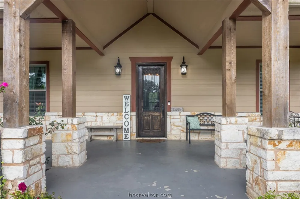 3835 County Road 151 Bedias, TX 77831
