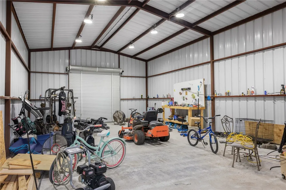 3835 County Road 151 Bedias, TX 77831
