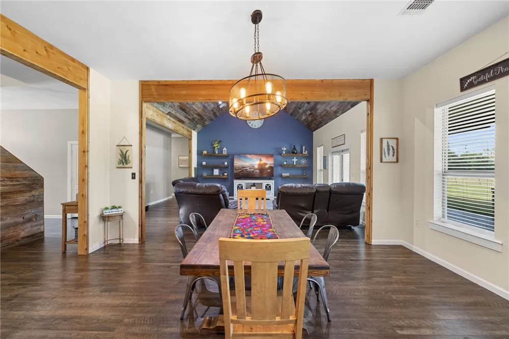 3835 County Road 151 Bedias, TX 77831