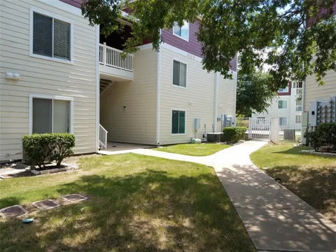 519 Southwest Parkway #201