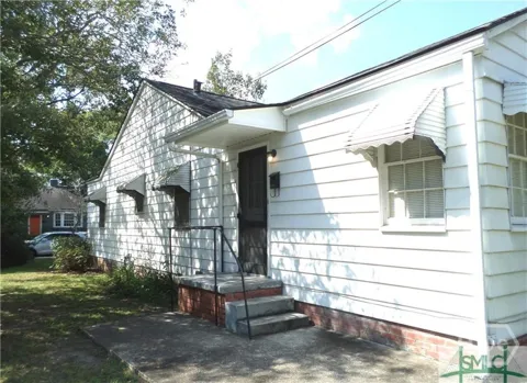 2302 E 40th Street #B