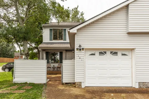 101 Maple Way