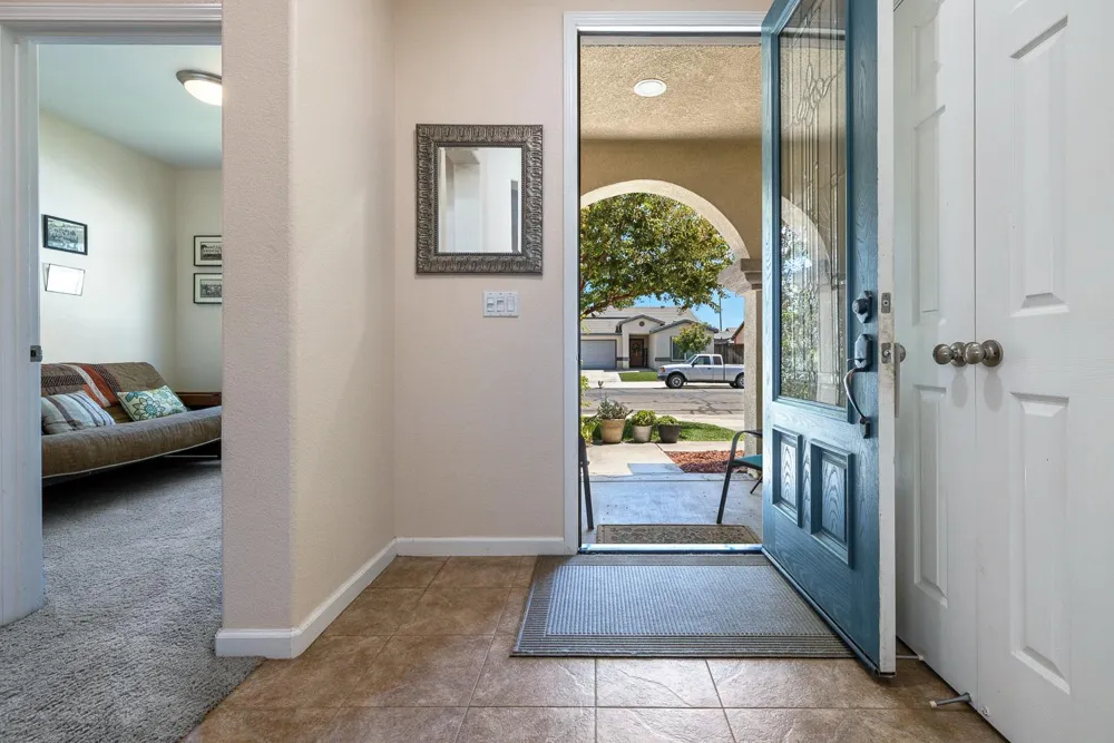 893 Chianti Circle Coalinga, CA 93210