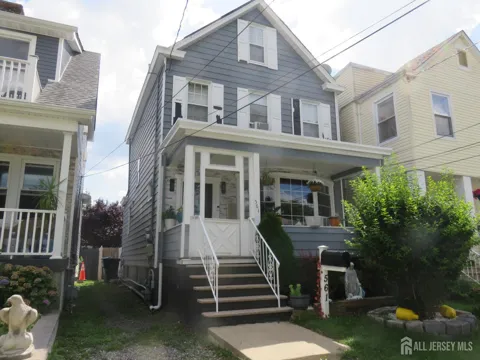 561 Neville Street