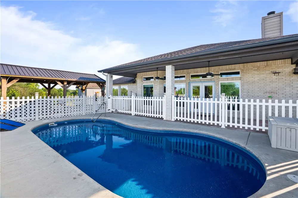 549 House Ave Sandia, TX 78383