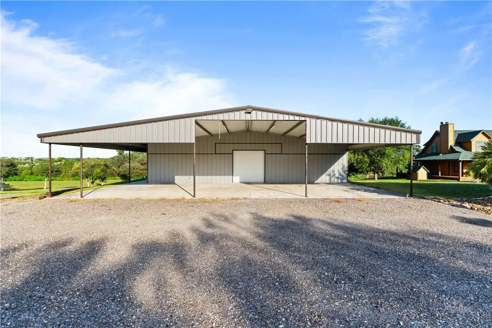 549 House Ave Sandia, TX 78383