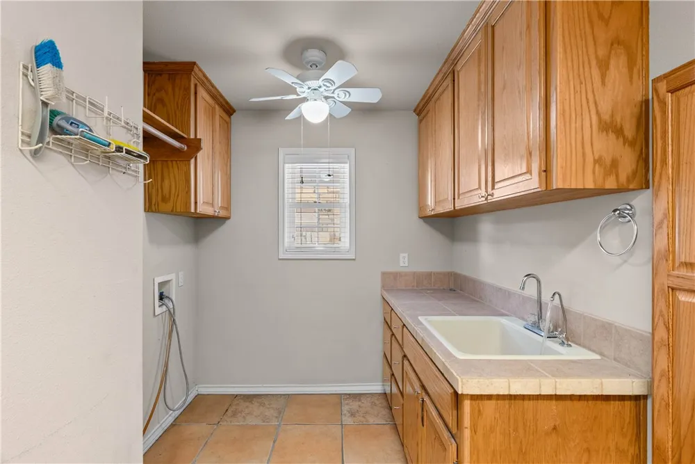 549 House Ave Sandia, TX 78383