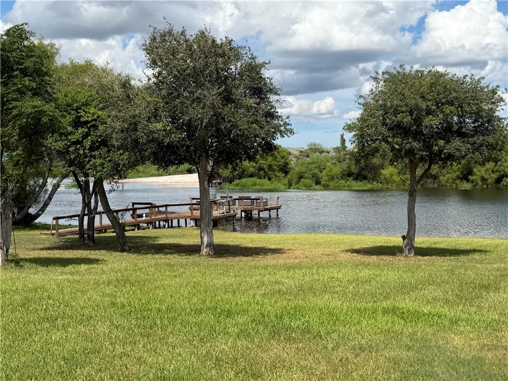 549 House Ave Sandia, TX 78383
